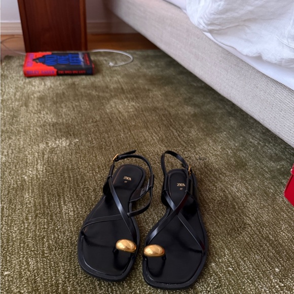 Zara - Strapy Black Sandals with Gold Toe - Picture 5 of 6